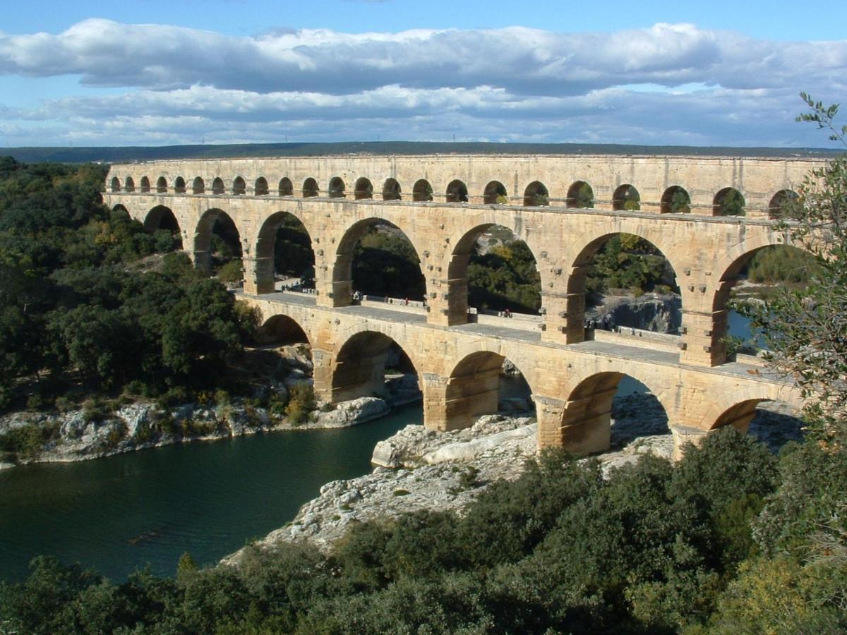 מארגריט Le Cherche Midi, Entre Nimes, Le Pont Du Gard, Uzes, Arles מראה חיצוני תמונה