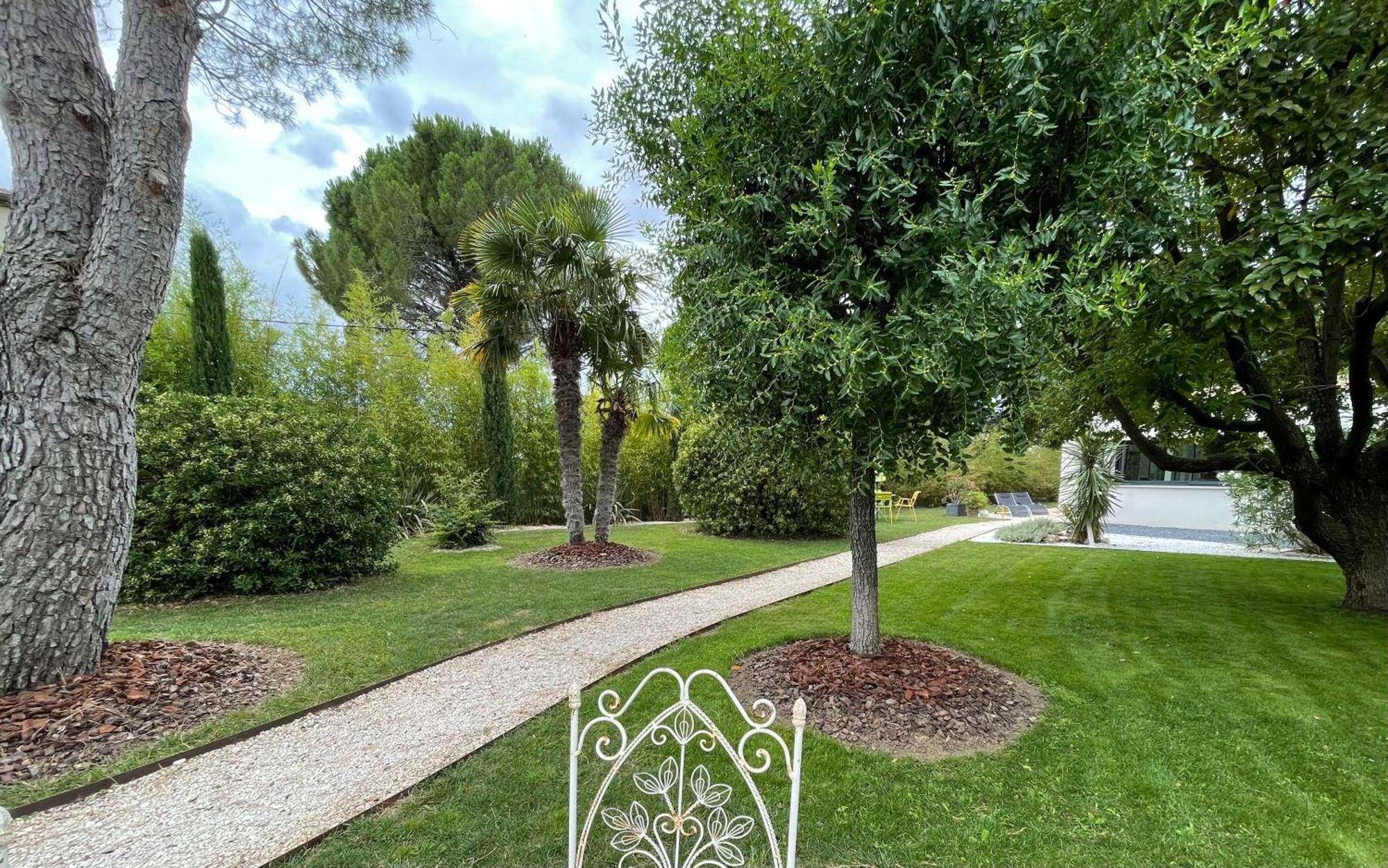 מארגריט Le Cherche Midi, Entre Nimes, Le Pont Du Gard, Uzes, Arles מראה חיצוני תמונה
