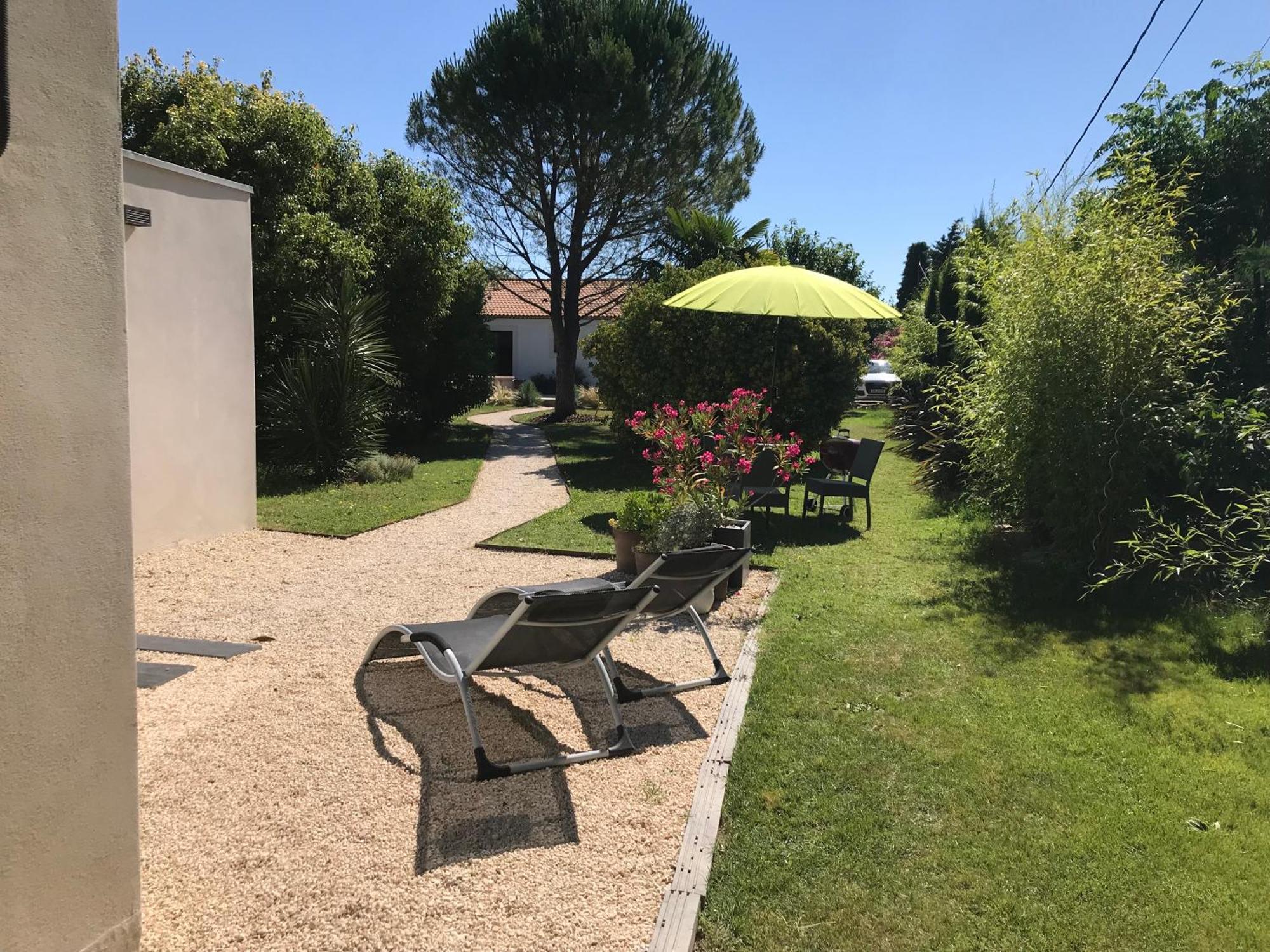 מארגריט Le Cherche Midi, Entre Nimes, Le Pont Du Gard, Uzes, Arles מראה חיצוני תמונה