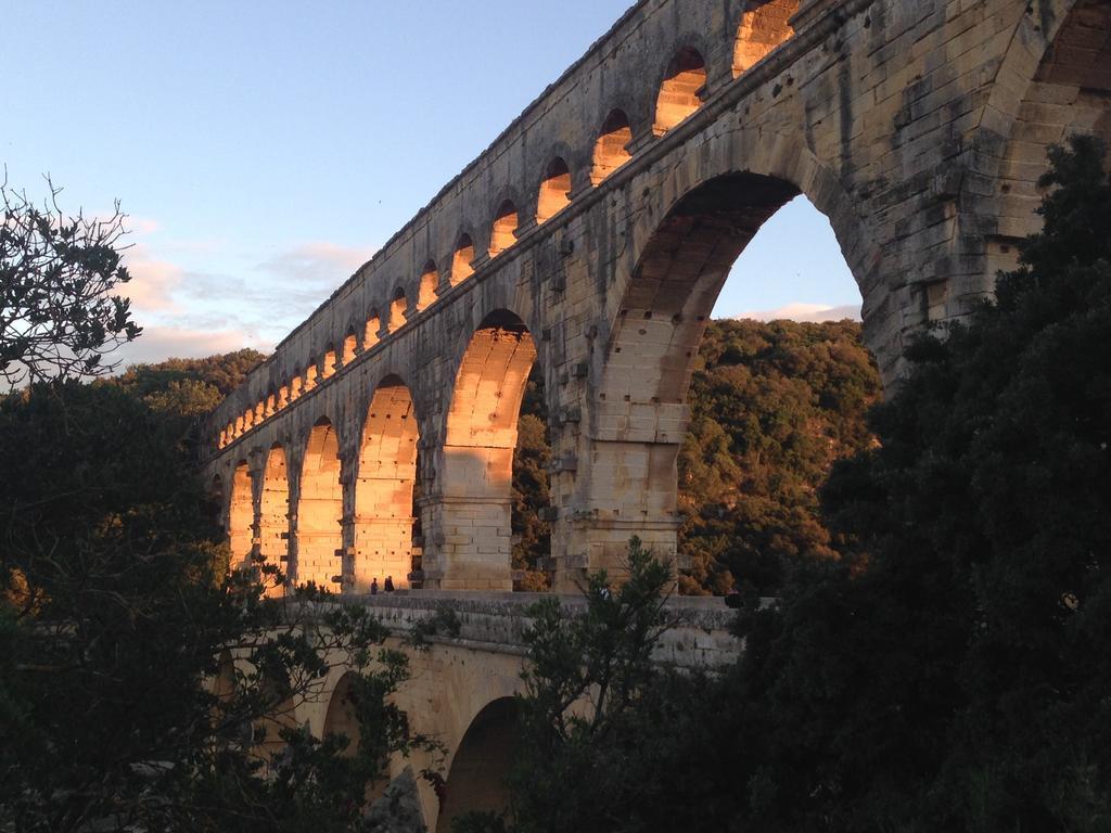 מארגריט Le Cherche Midi, Entre Nimes, Le Pont Du Gard, Uzes, Arles מראה חיצוני תמונה