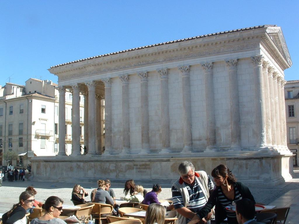 מארגריט Le Cherche Midi, Entre Nimes, Le Pont Du Gard, Uzes, Arles מראה חיצוני תמונה